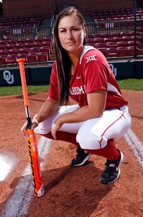 lauren chamberlain nude|Smashing stigma: Former OU softball slugger bares it all for。